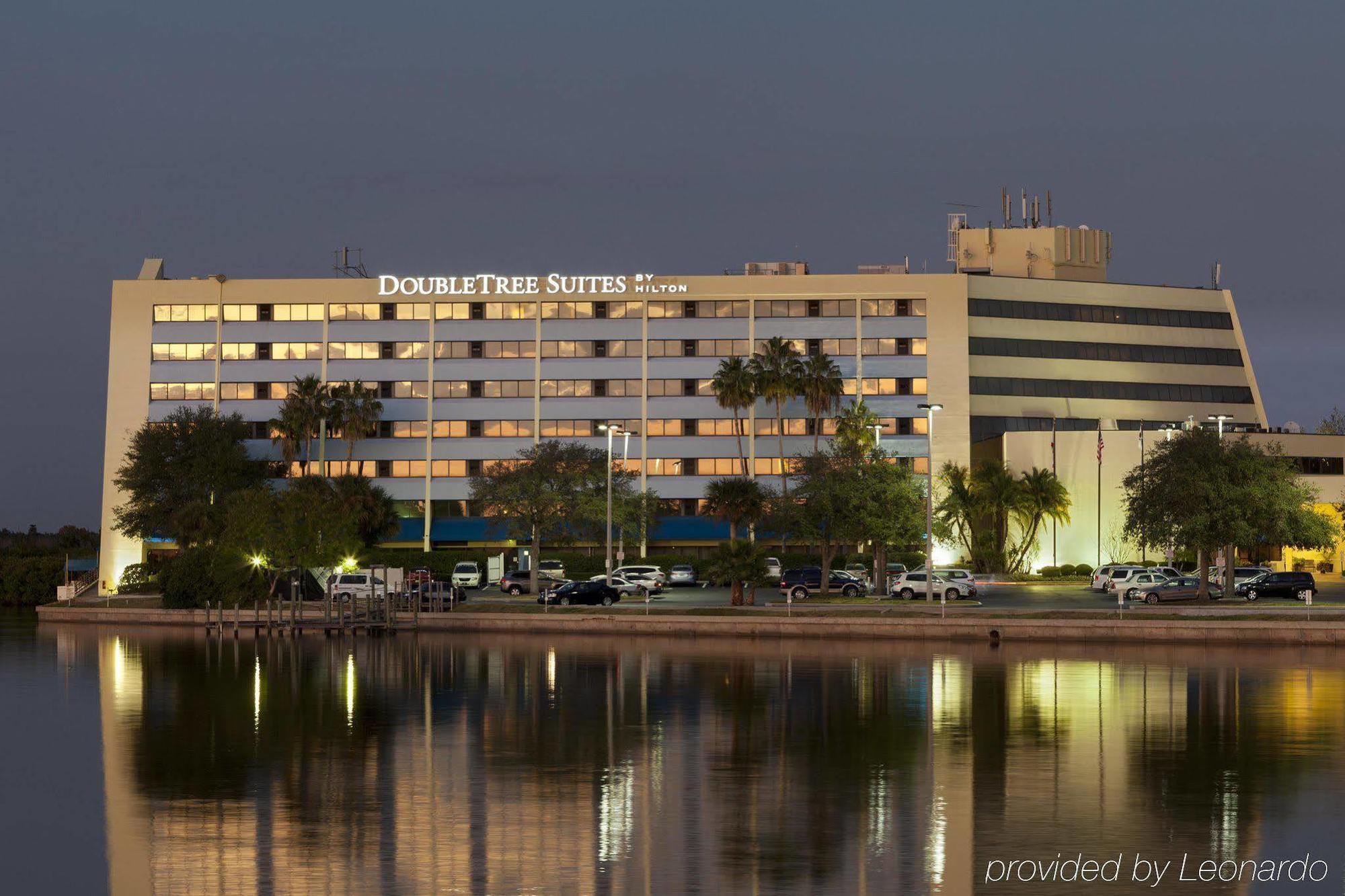 Hotel Doubletree By Hilton Tampa Rocky Point Waterfront Exterior foto